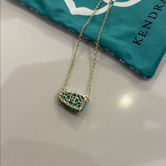 Kendra Scott Gold Isla Turquoise Stone Necklace - Picture 3 of 3